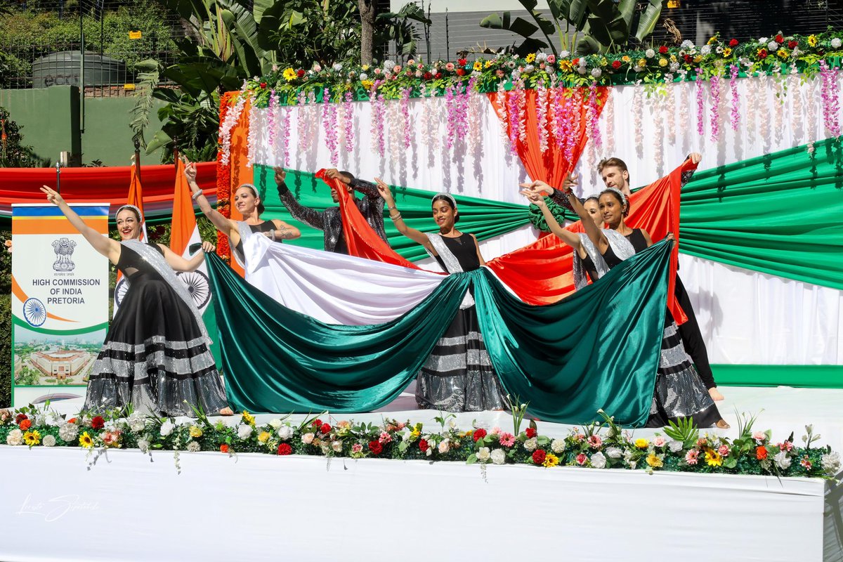 hci_pretoria's tweet photo. 76th #RepublicDay2025 celebrated by @hci_pretoria  with fervour &amp; enthusiasm with members of Indian community &amp; South African friends.
Wishing everyone a happy #RepublicDay 
सभी देशवासियों को #गणतंत्रदिवस की हार्दिक शुभकामनाएं। जय हिंद।
@MEAIndia 
@IndianDiplomacy 
@sidhant
@ANI https://t.co/BSbUW9rVRw