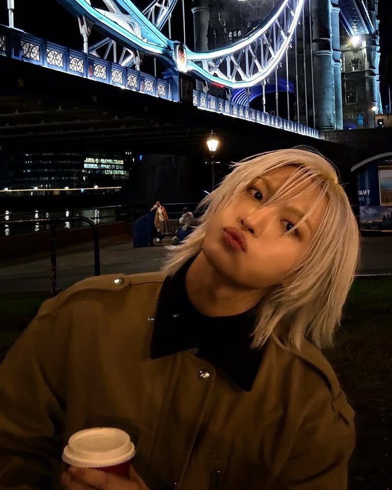 THIS IS SO GIRLFRIEND POSED THO???