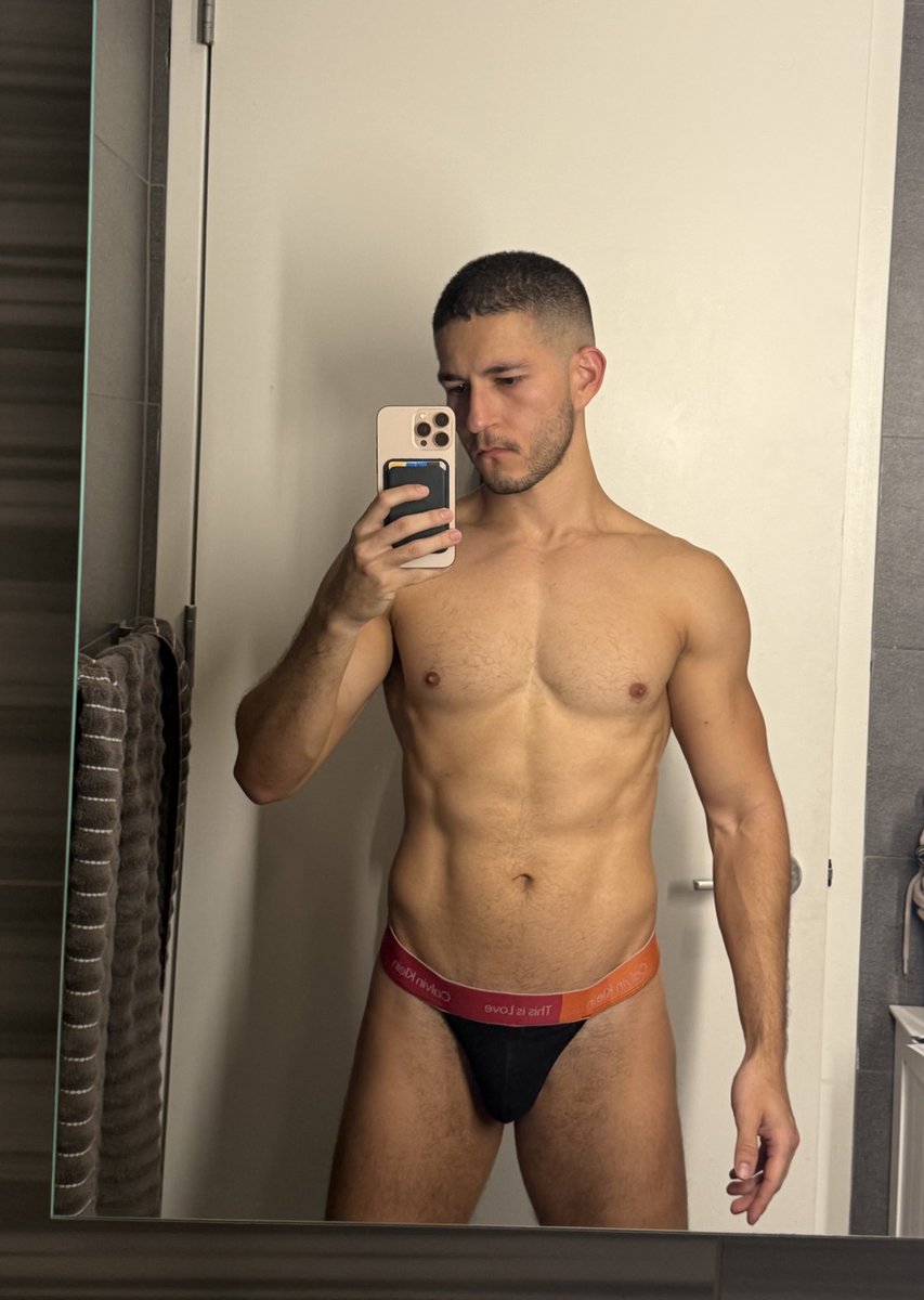 Rodbrbz's tweet photo. Getting leaner and thicker. https://t.co/LyWWkJGAK9