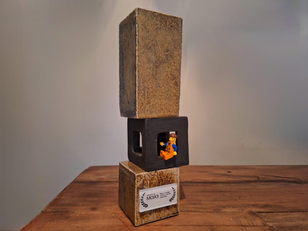 Nuestro corto "La búsqueda verde" ganador en la categoría de Mejor montaje, sonido y efectos especiales🏆 PREMIOS MAJA. <a href="/CEPdeSevilla/">CEP de Sevilla</a> <a href="/EducaAnd/">Consejería Desarrollo Educativo y FP</a> <a href="/Patricia_Pozo_/">Patricia del Pozo</a> <a href="/JuntaSevilla/">Junta Sevilla</a> <a href="/ArauzRivero/">Miguel Angel Araúz Rivero</a>