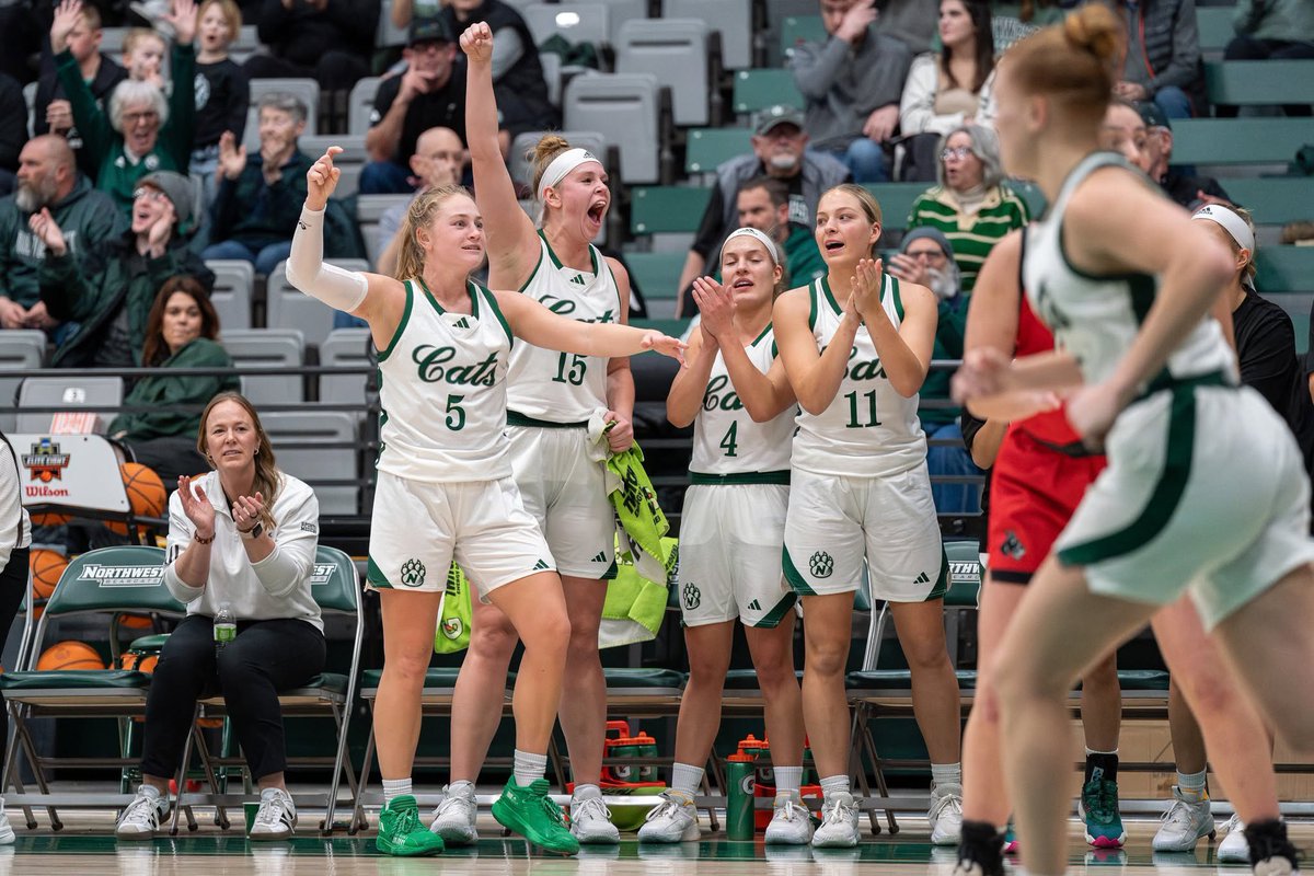 nwbearcatwbb's tweet photo. In yesterday’s 75-57 victory over UCM, the Cats played the final 28 minutes of the game without committing a turnover (4 total for the game). #CatStats 🏀 https://t.co/zqF7jU3LId