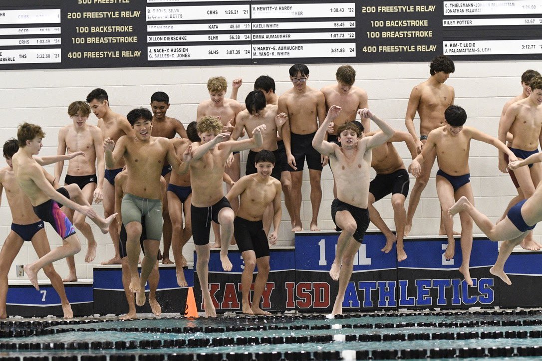 Tompkins Swimming tweet media