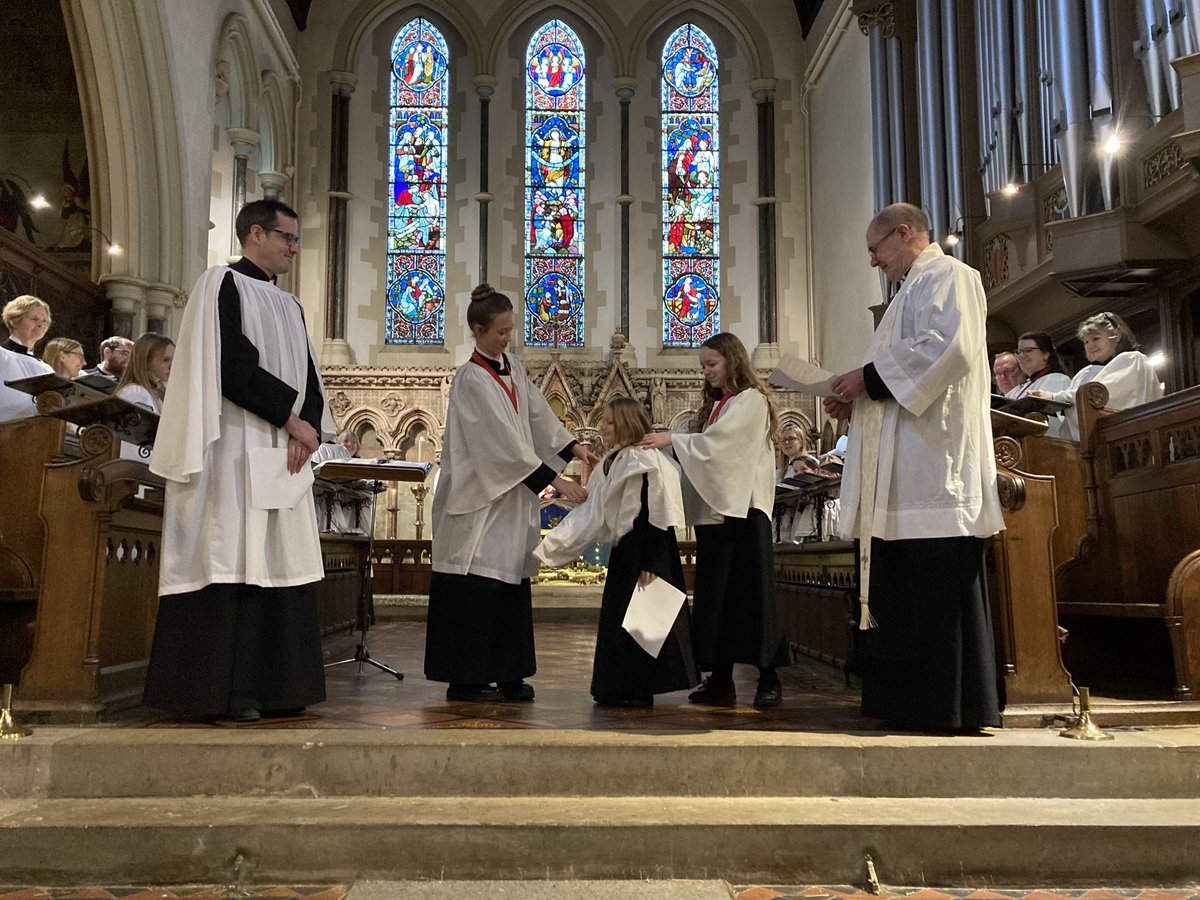ChristChurchN14's tweet photo. Important first step in every chorister’s life…getting your surplice surrounded by other members of @SouthgateChoir . Congratulations! 🎉 @churchofengland @dioceseoflondon @TheOutsider40 @RSCMCentre @choralwork @choralandchoir https://t.co/KfZmxqYzVH