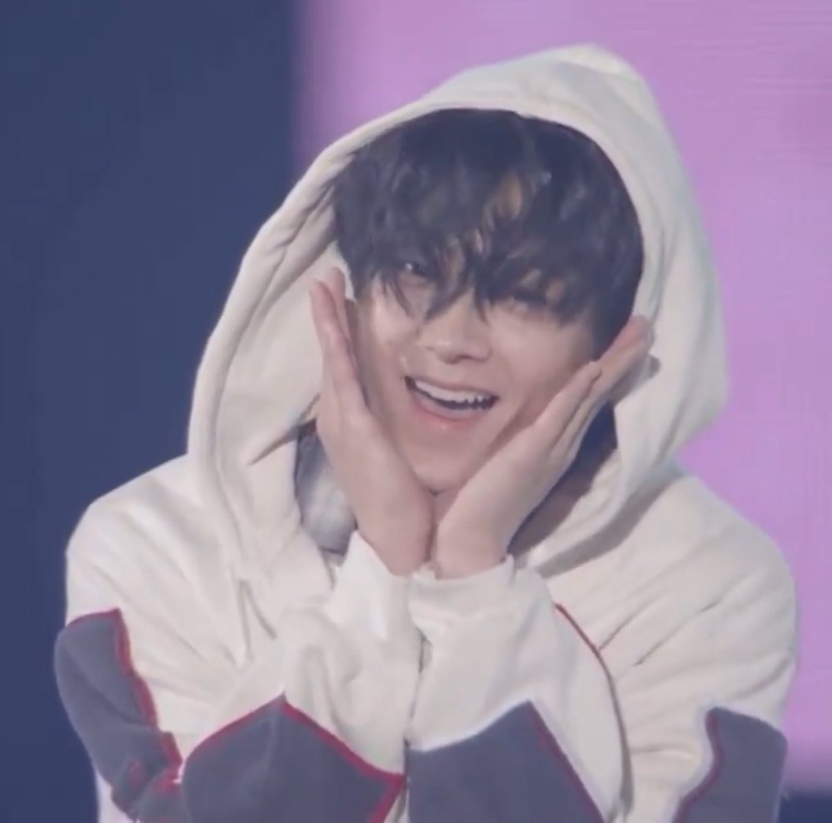 ≽^•༚• ྀིྀ≼ tweet media