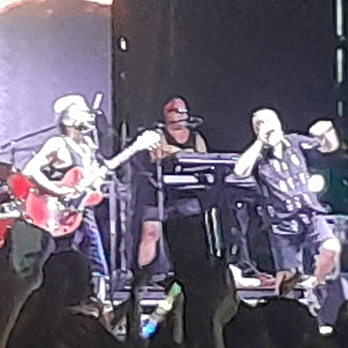 sebaskpg's tweet photo. @KAPANGASOK  en Lanus. 
Unos genios @Maikel_kpg @monokpg https://t.co/ovJrWOYZ5z