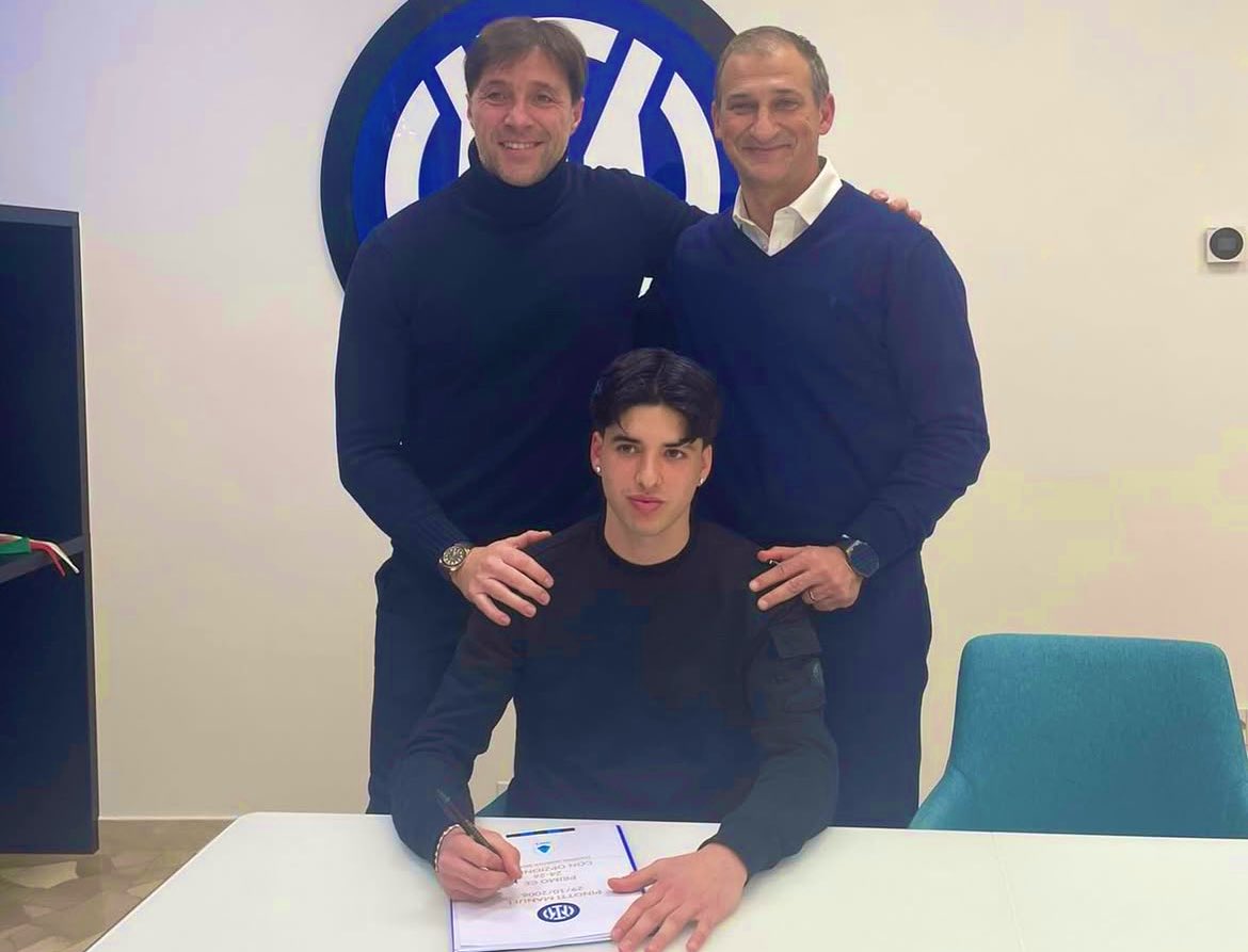 NicoSchira's tweet photo. The young winger Manuel #Pinotti (born in 2006) has extended his contract with #Inter until 2027. #transfers https://t.co/qqgakI3BXx