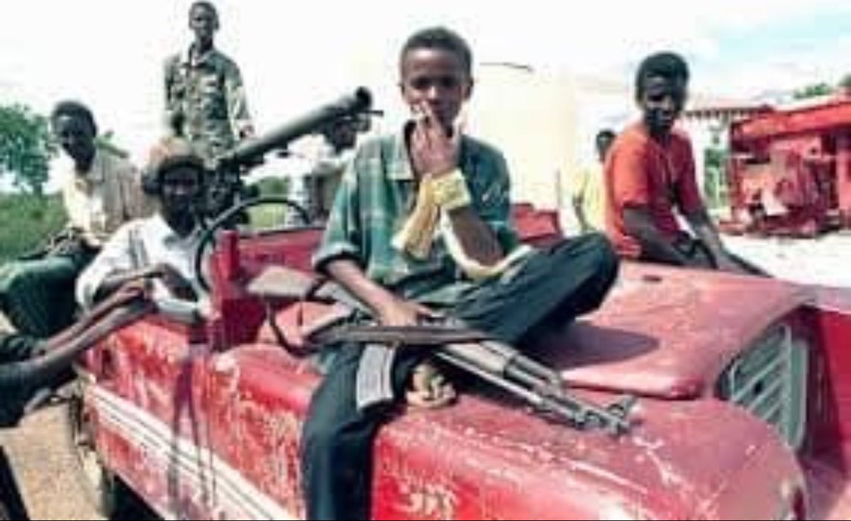 WaberiSaid49342's tweet photo. MAALIN MADAW
Dawlad waa la ridi karaa
Lakin 26-kii jannayo
▪︎Dal baa laa burburiyay
▪︎Dumar , duqay iyo caruur baa la laayay
▪︎Dal iyo dad'ba waa la bililiqaystay
▪︎Mooryaantii maalintaa #Xamar soo gashay baa illaa iyo #Maanta dalku ka ladi la'yahay https://t.co/oz7r8upM4G