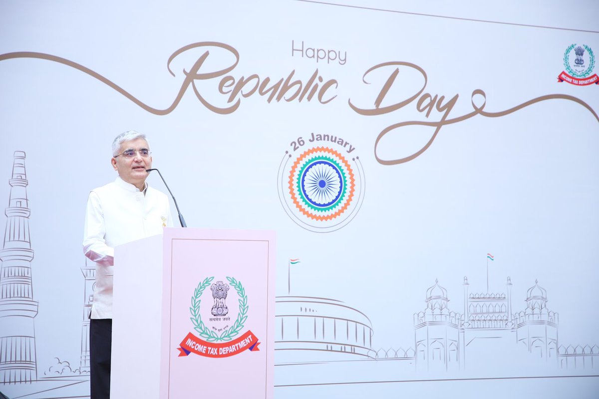 IncomeTaxMum's tweet photo. Mumbai Income Tax proudly celebrated the Republic Day. Shri Raj Tandon, Pr. CCIT Mumbai, unfurled the National Flag at Aayakar Bhavan, Mumbai, and addressed the gathering https://t.co/09Bry96xYz