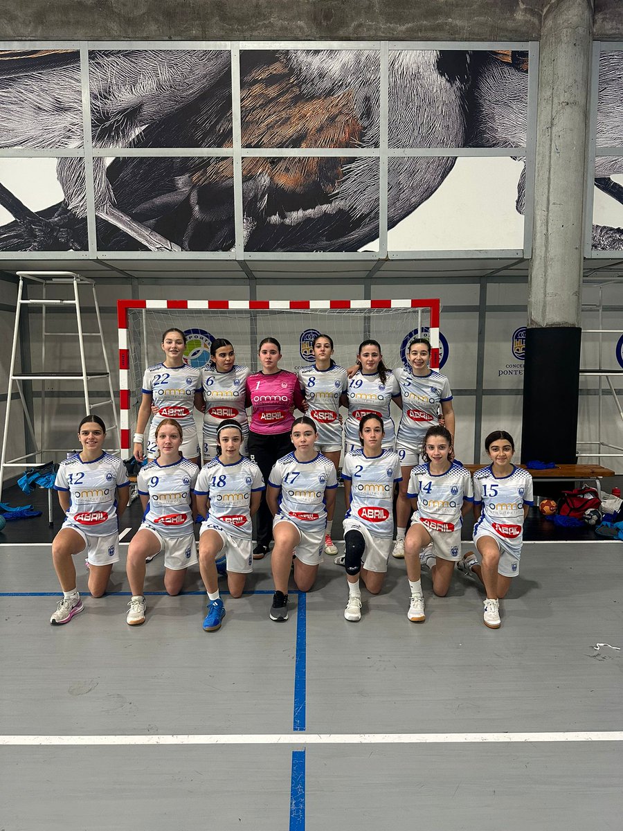 ClubCisneBalonm's tweet photo. 👶 BASE | Moi importante vitoria tamén do Infantil Feminino Omma Arquitectura fronte ao Mecalia Atlético Guardés (32-30).
As cisneístas seguen aprendendo e medrando na Liga Ouro!
#VamosCisne #EsaBase https://t.co/98RCGLGNG5