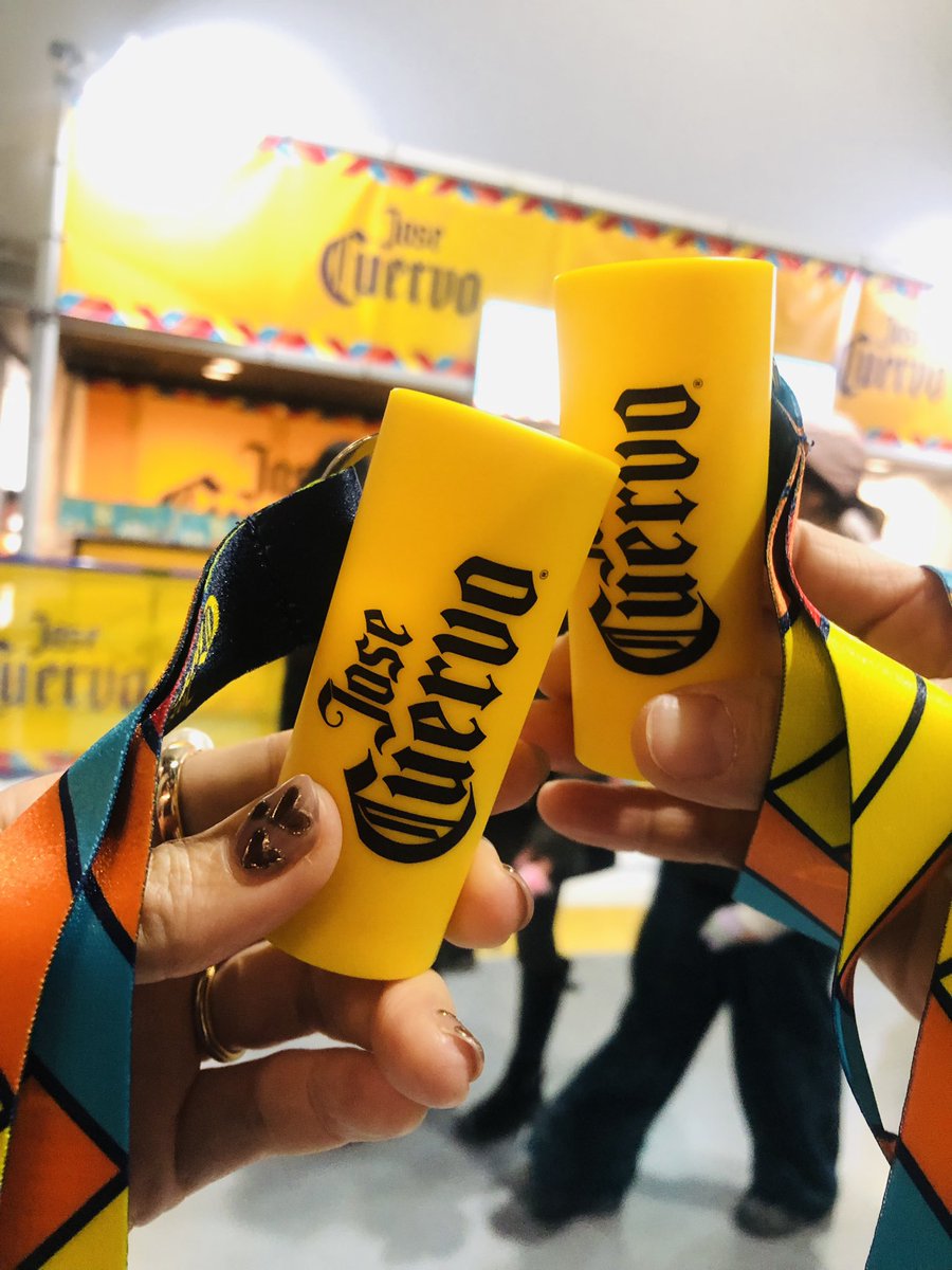 このオレンジテキーラ美味しかった！
ストラップ付きショットカップかわいい❤️

#GMOSONIC