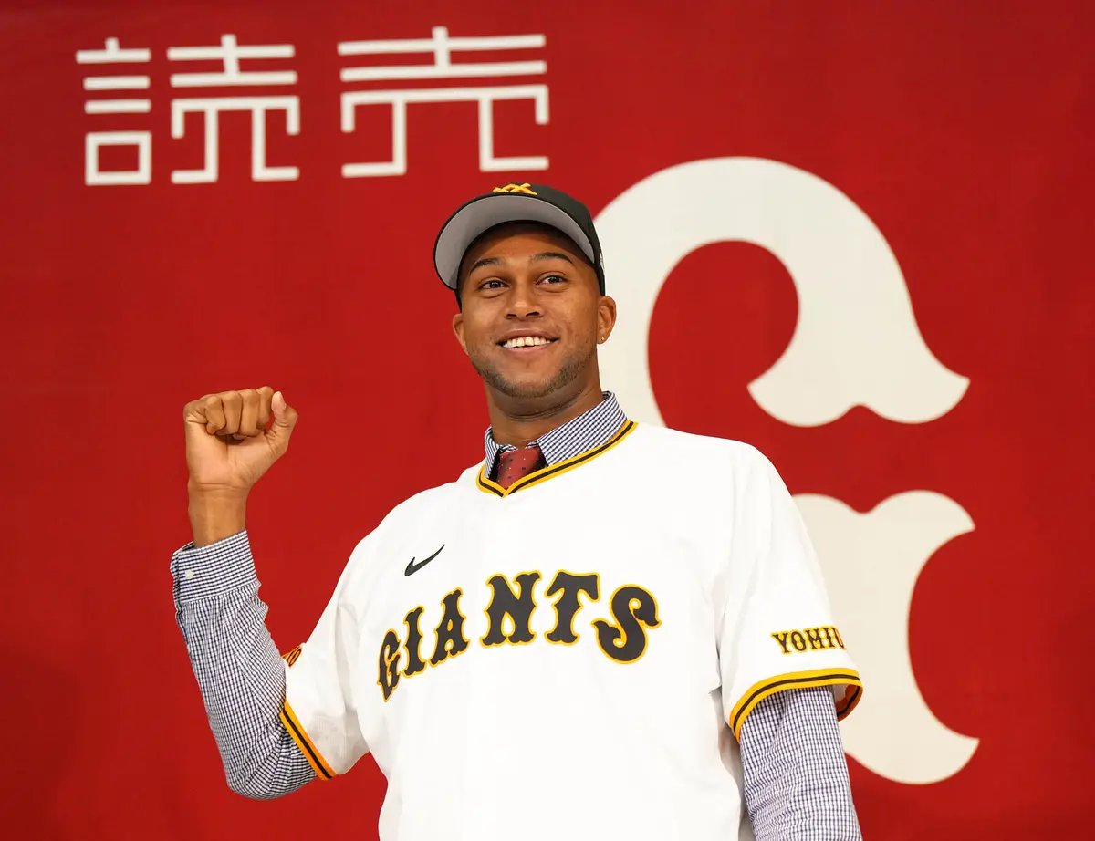🚨¡ATENCIÓN!🚨
Los Gigantes de Yomiuri presentaron hoy a los medios locales al refuerzo más importante que firmaron durante el invierno: 🇨🇺Raidel Martínez.
beisboljapones.com/noticias/notic…