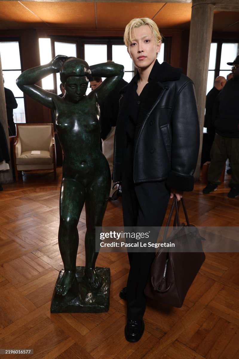 an icon

HONGJOONG AT LA CROISIÈRE
#홍중 #HONGJOONG #JACQUEMUS
<a href="/ATEEZofficial/">ATEEZ(에이티즈)</a> <a href="/jacquemus/">JACQUEMUS</a>