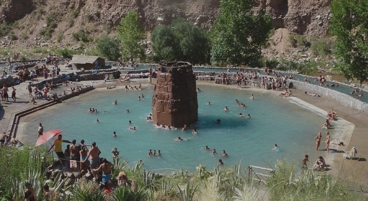 Mendozatour's tweet photo. Día #Spa #Termas de #Cacheuta, un lugar que si estas en #Mendoza no te podes perder‼️💅
¿quién viene?🙋🏻♀️
Circuito de piletones naturales cubiertos y al aire libre
🍽️ Almuerzo Buffet Criollo
🚐 #Tour día completo.
💰$108.000
💥Reserva tu lugar👇
📲 WA +54 9 261 2050420✍️ https://t.co/ZloEBN1sqi