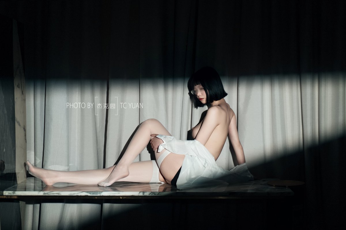 在试投一次稿@Fengsiyuan   #私房照 #私房写真 #私房摄影 #人体艺术 #人体私房 #人体摄影 #人体写真 #上海约拍 #上海 #性感 #纯欲 #裸体 #模特 #Nude #naked #情绪私房 #氛围感私房 #情趣私房 https://t.co/TWE0fxPOBP