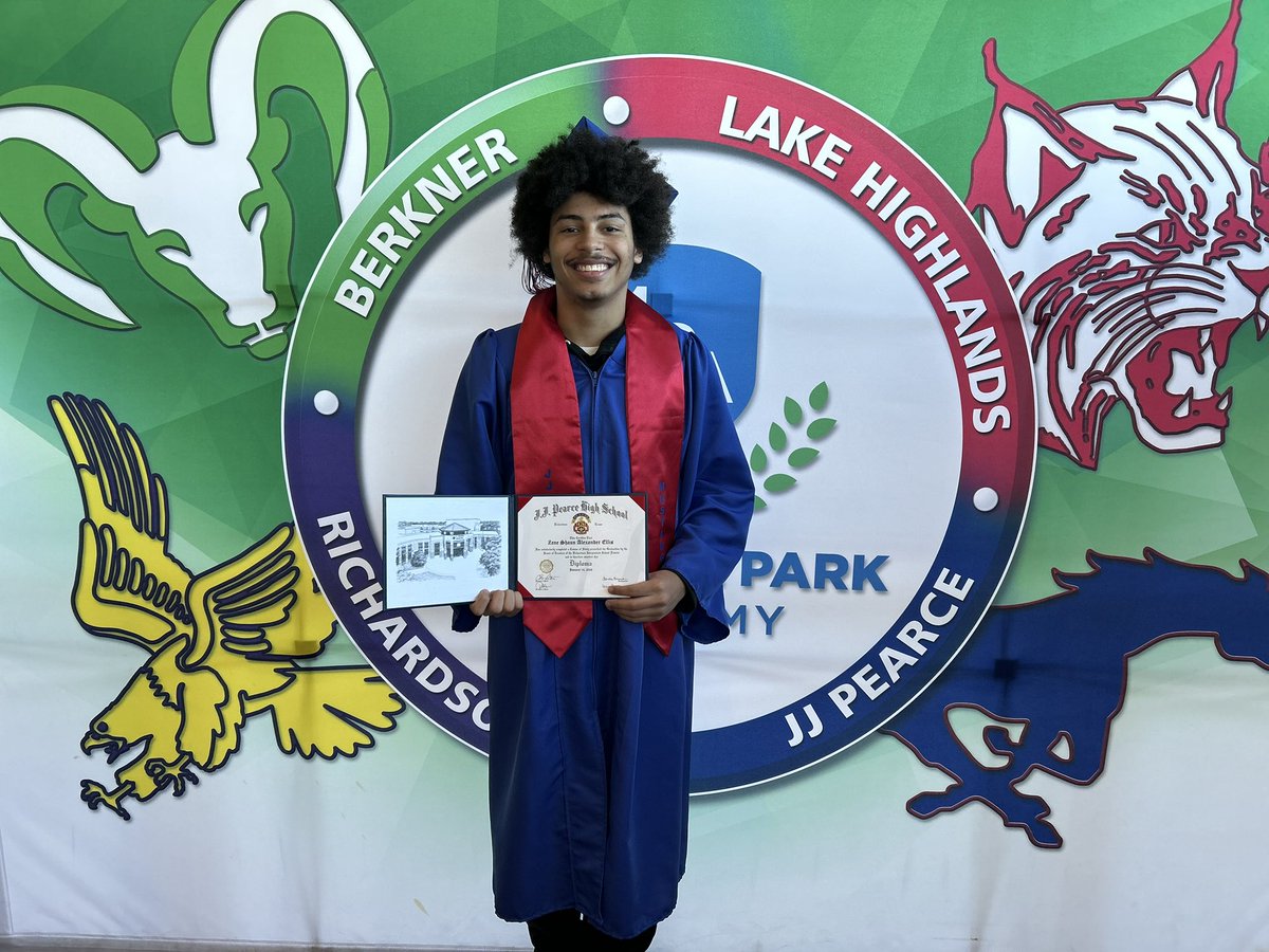 MPA_RISD's tweet photo. Congratulations Zane! He is our latest @JJPearceHS graduate. @TheCBreedlove @CarmenSteward9 @ShariceLashay_ @DebraGilliland @TJNavin https://t.co/zzSIvcxzUK