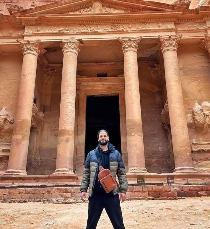 Hombres tomándose fotos: 🧍‍♂️