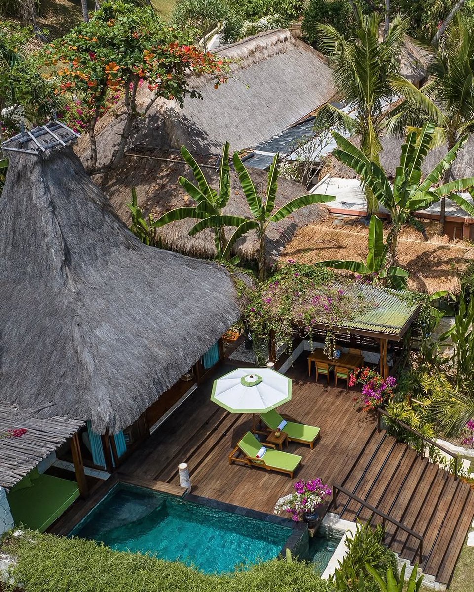 Nihihotels's tweet photo. A villa designed to inspire the soul. Marangga Occy is a one-bedroom hideaway that offers picturesque views of the Indian Ocean. The villa’s central location in the heart of @nihi ensures you’re close to everything you desire.
.
#nihigram by @tanveerbadal https://t.co/RQYlkr5M9R