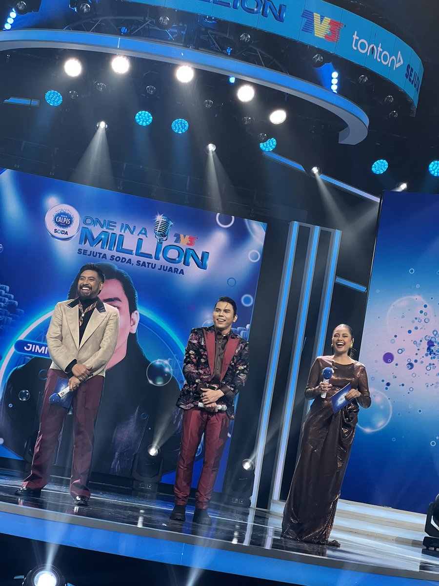 tv3malaysia's tweet photo. onzz tak performance JIMI x AMIR MASDI tadi? jomm vote sebelum ditutup!
KLIK UNTUK MENGUNDI ⬇⬇
https://t.co/faSjKykprK
#JIMBROS #TeamJimi #AMPIREOFFICIAL #TeamAmirMasdi #CSOIAMTV3 #OIAM https://t.co/4Px9Waj6cc