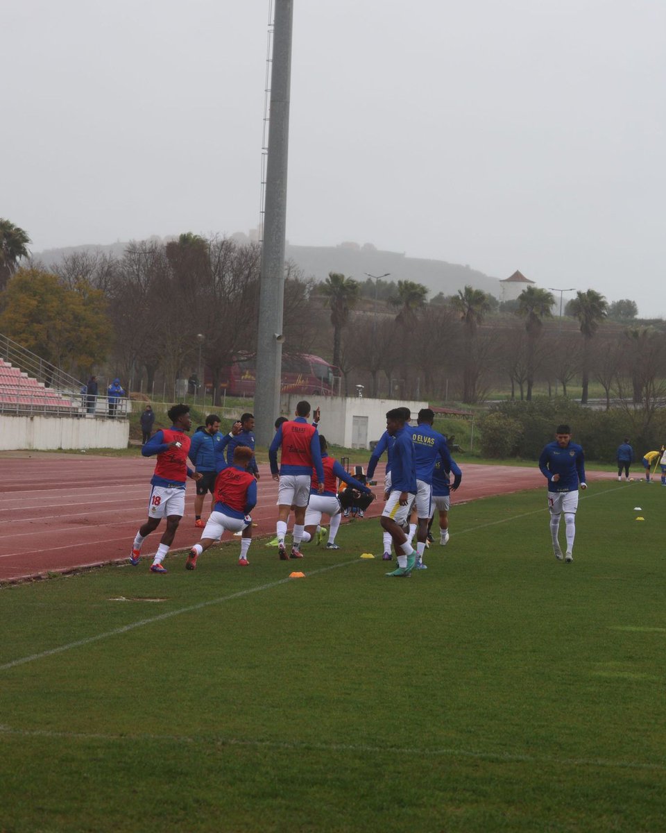 oelvassad's tweet photo. Poucos minutos até ao apito inicial 💙💛

#OElvasCAD #ECADCDA https://t.co/flbYN2w5xO