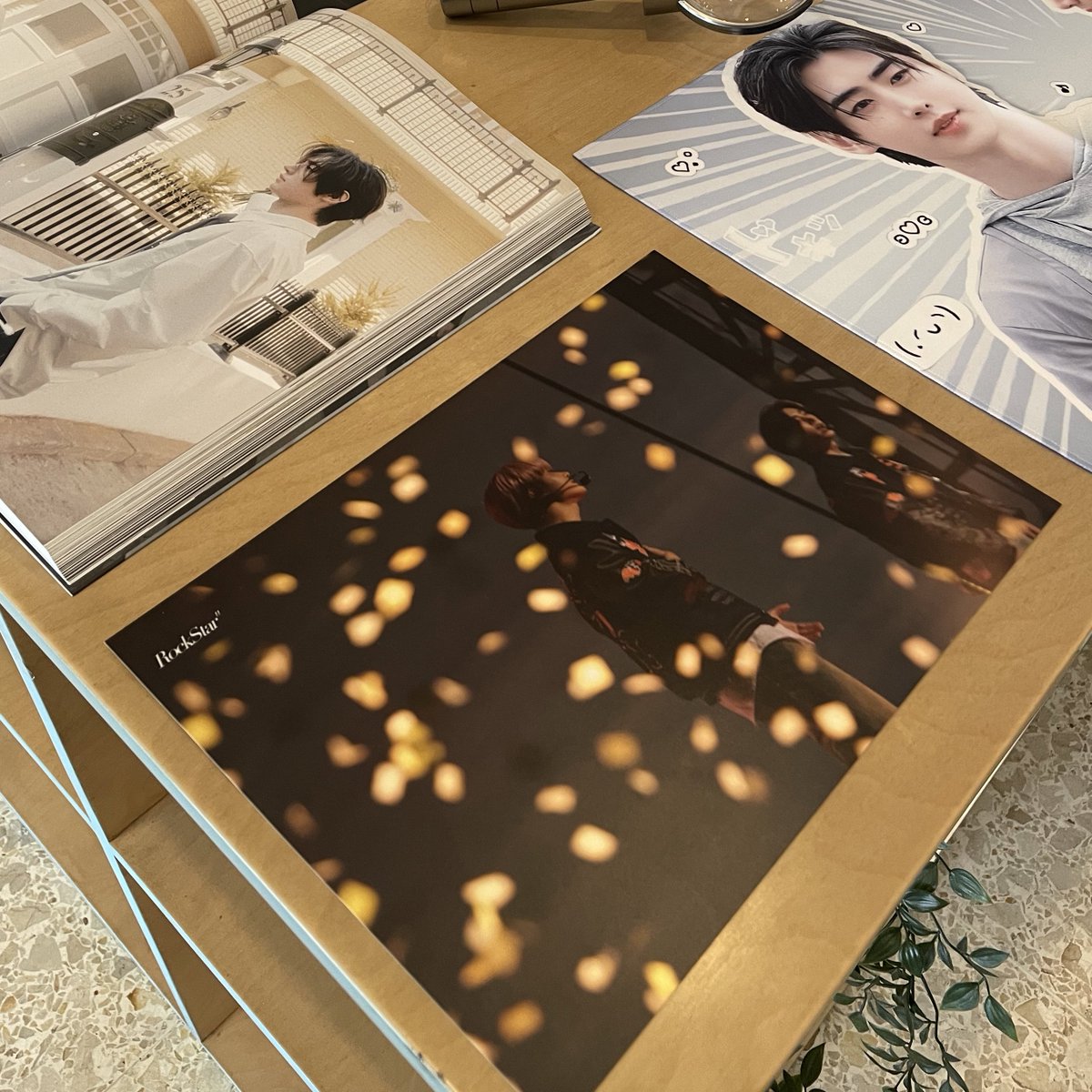 theredstringjs's tweet photo. [pics by @RockStar_J_]

#theredstring_jayhoon 
#흑백즈_soulmate https://t.co/Jw3vwrbh3I