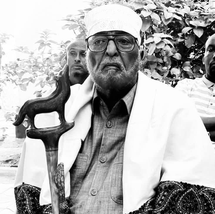 SherifAbdinur's tweet photo. Waxaan tacsi u dirayaa guud ahaan qaranka Soomaaliyeed iyo gaar ahaan reer Cabdi Waare oo uu ugu horreeyo Madaxweynihii hore ee Hirshabelle Mudane @MAWareSo, geerida ku timid walaalkiis Nabaddoon Faraax Cabdi Waare.

Waxaa xaqiiqo ah in Nabaddoon Faarax uu kaalin mug leh ka qaatay dib u dhiska dowladnimada Soomaaliyeed, hormuudna uu ka ahaa kacdoontii Gobolka Hiiraan looga xoreeyay Alshabaab, sidoo kalena uu heegan u ahaa walaalaynta shacabka Soomaaliyeed, gaar ahaan bulshada nabadda jecel ee reer Hiiraan. 

Waxaan Eebe uga baryayaa inuu qabriga u waasiciyo, kitaabkiisana midigta ka siiyo, annaga Eebe gadaashiis nama fitneeyo.
