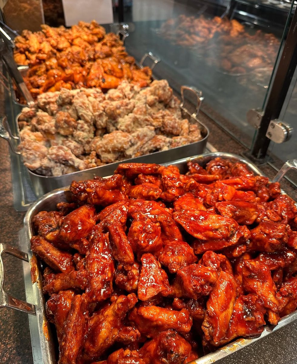 RastelliMarket's tweet photo. FLY over to our Marlton store &amp; fuel today's game with our signature WING BAR 🦅 GO BIRDS!

🍗 Signature Sweet &amp; Spicy
🍗 Spicy Buffalo
🍗 Garlic Parmesan
🍗 Tangy Teriyaki
🍗 Old Bay
🍗 Sweet BBQ https://t.co/P3AbQnFXPm