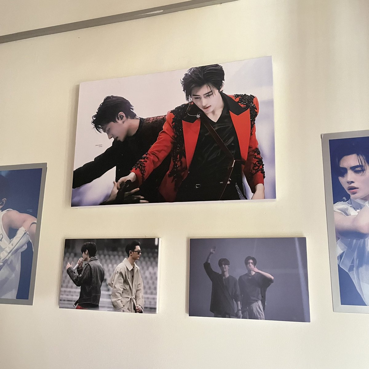 kodoksiul_'s tweet photo. super happy!! thank you @theredstringjs ♥︎
🖤🤍
#theredstring_jayhoon
#흑백즈_soulmate https://t.co/84dlgD8xxs