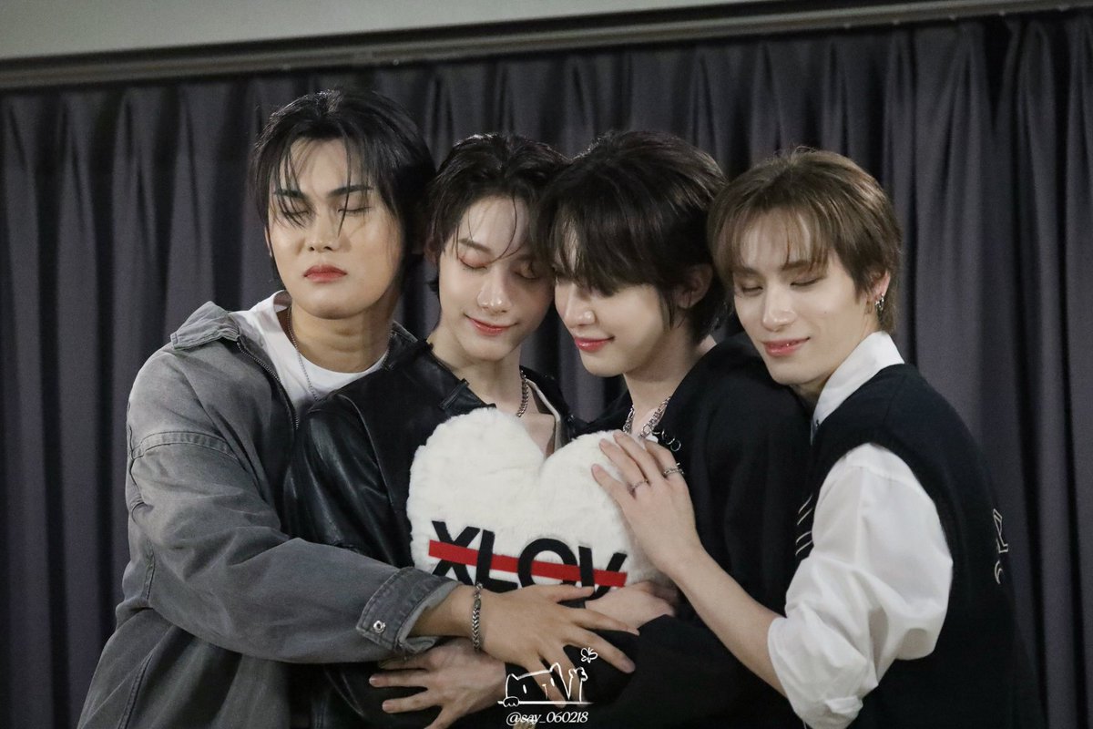 say_060218's tweet photo. 250126 퍼스트뮤직 팬싸
#XLOV #엑스러브
#Imma_Be #XLOV_Imma_Be
#ImmaB
#WUMUTI #RUI #HYUN
#HARU #우무티 #루이 #현 #하루 https://t.co/8aTquwz8jv