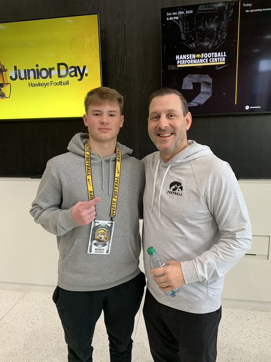 _WyattErickson's tweet photo. Had a great junior day visit with @HawkeyeFootball thank you for having me out! Had some great conversations with @CoachTimLester excited to get back up there soon! #GoHawkeyes

@KellerChryst @LadellBetts46 @JJPaul53 @CoachPum @CoachHoover @JPRockMO @AllenTrieu @SWiltfong_ @samspiegs @PrepRedzoneMO @6starfootballMO