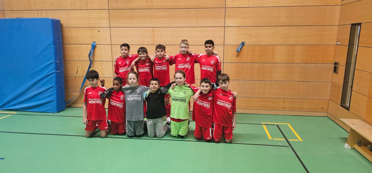 WareezKay's tweet photo. Semi-finalist in a mini tournament today. 🥉🇩🇪

We go again next time, Velbert SC. https://t.co/hqkN0DjhmW