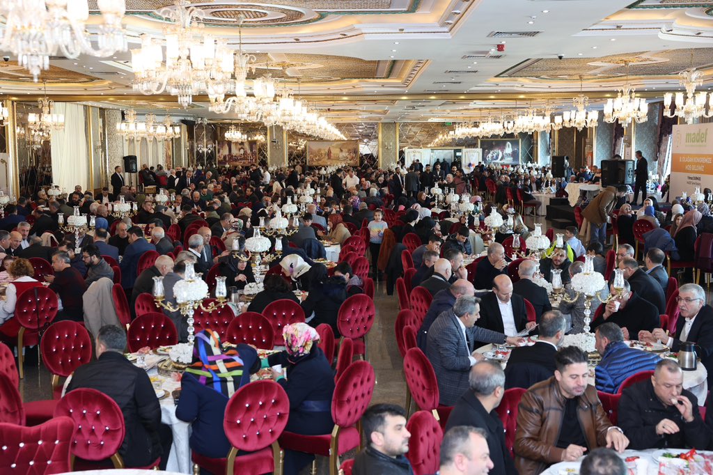 Malatya Dernekler Federasyonu(MADEF) 8. Olağan Kongremizi yoğun bir katılımla gerçekleştirdik.

Yeniden MADEF Genel Başkanılığına Yönetimimle birlikte bizleri seçen tüm Dernek Başkanlarımıza ve Delegelere teşekkür ederiz.