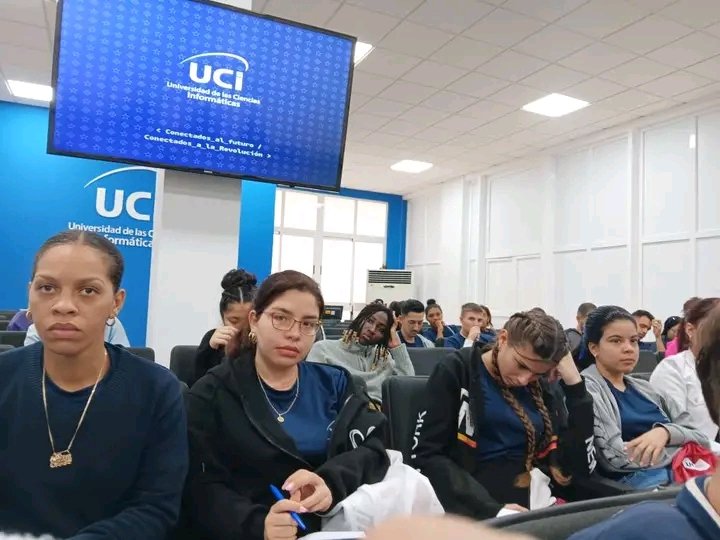 #EnDesarrollo 
Intercambio de los delegados a la Asamblea Nacional Post X Congreso de la #FEUdeCuba con directivos de los ministerios formadores.