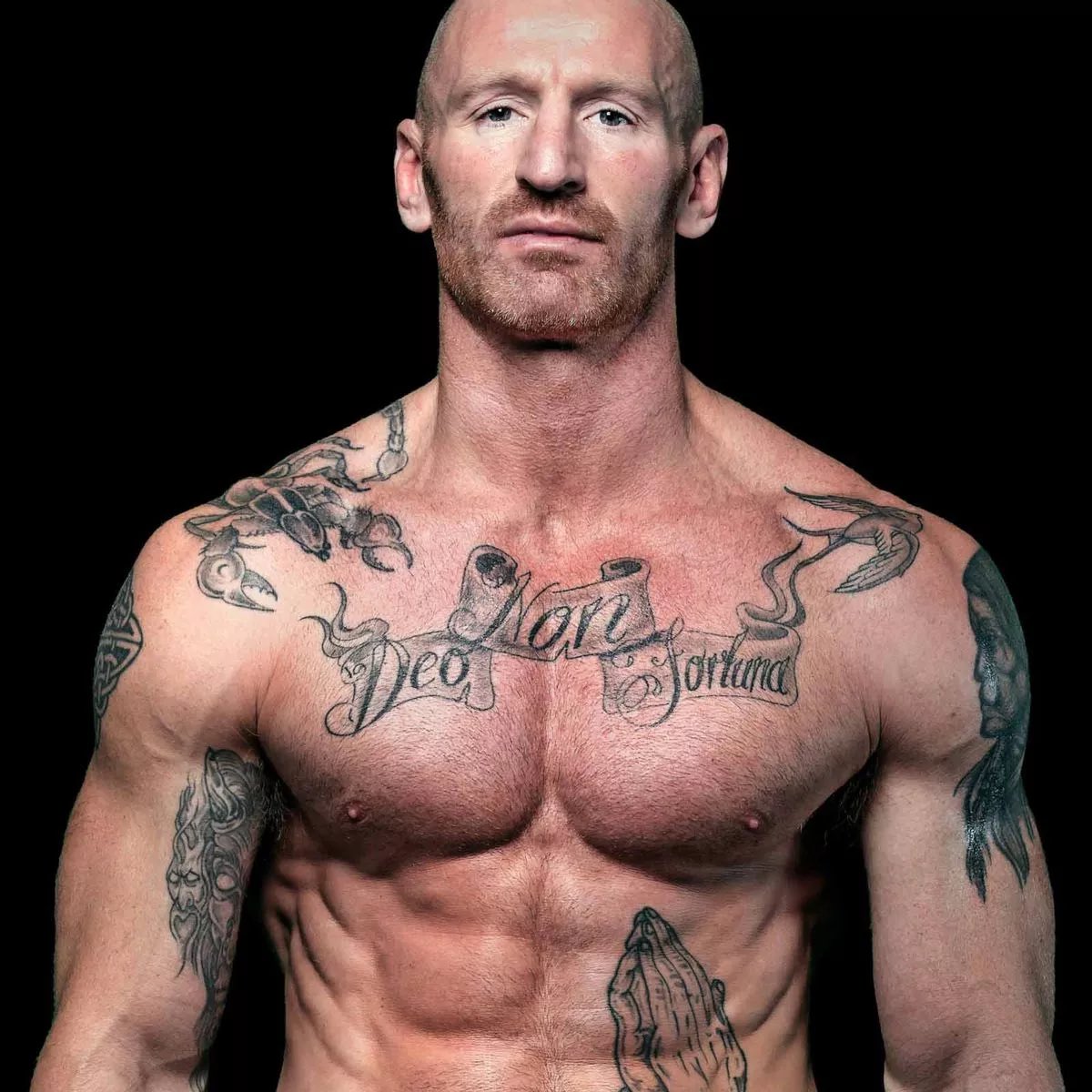 I have a new crush the  rugby player, Gareth Thomas 😍😍