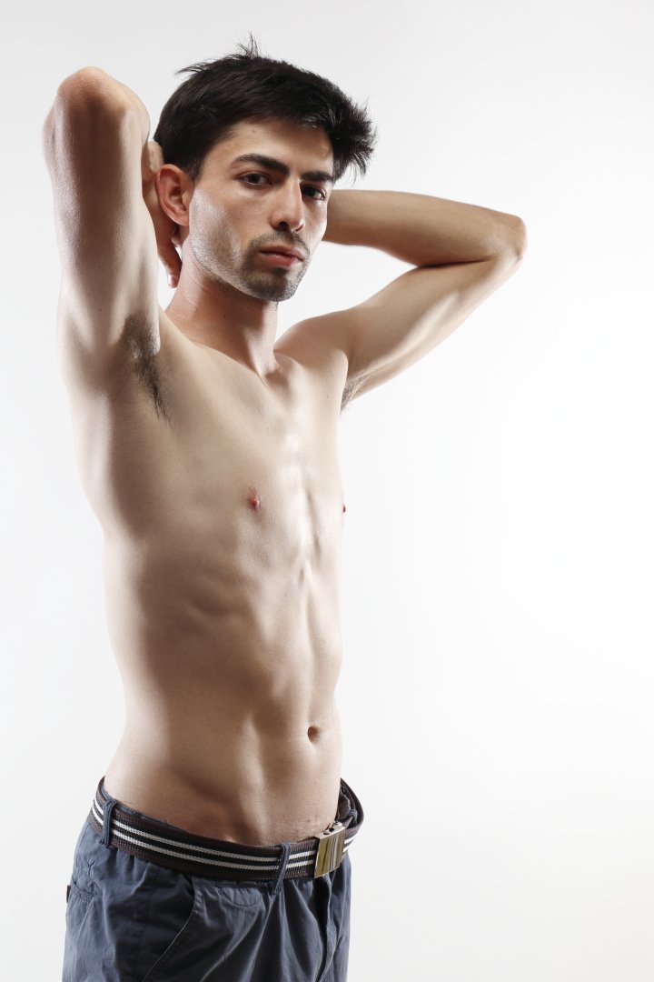 Model Fabian  Visit his page at studioryc.com/chile/modelos/…  and buy his photopacks with nudes!