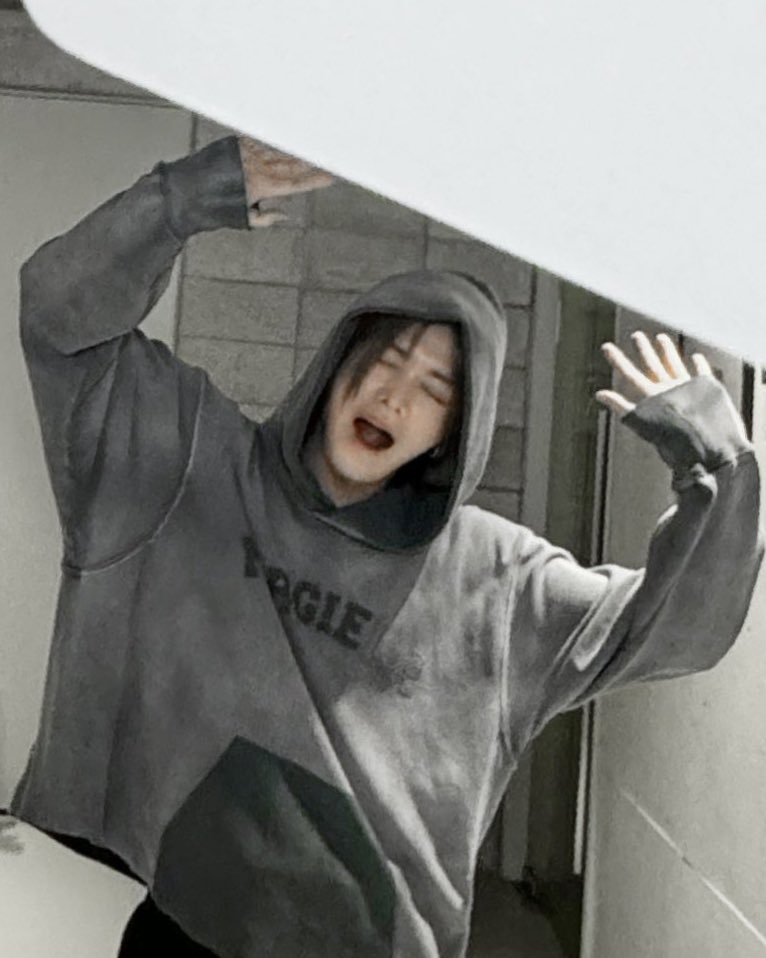 nytfilm's tweet image. ‧₊˚ yuta kawaii ♡