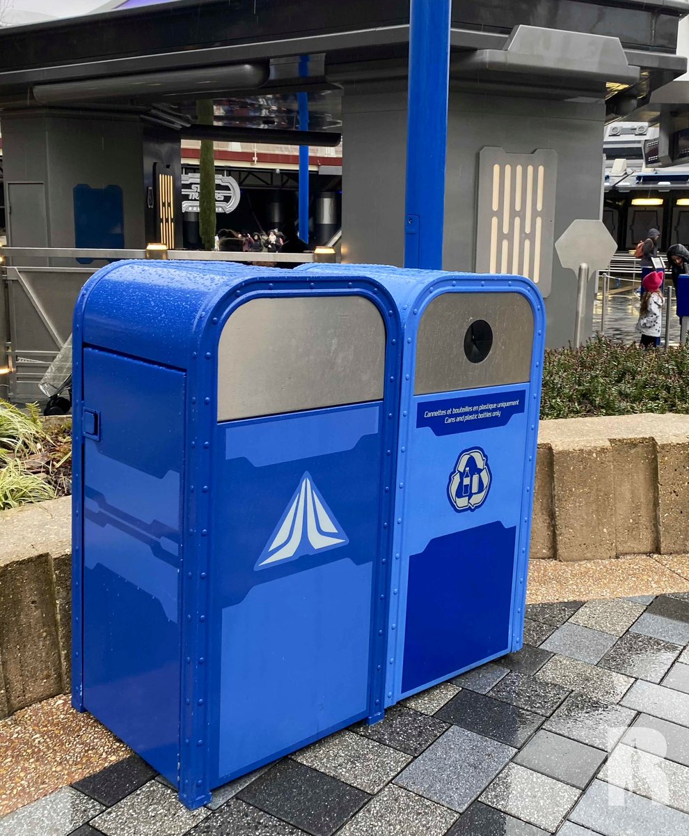 🗑️ Updated trash cans for Star Tours: