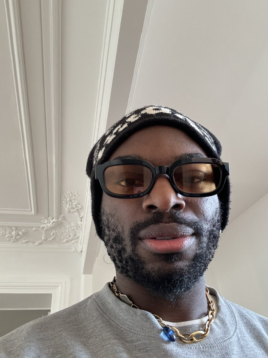 purée j’en ai pas parlé ici mais j’ai ENFIN trouvé mon appart à Paris 😭