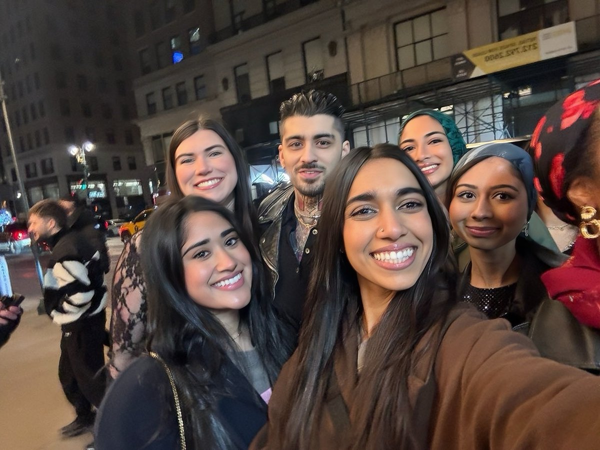 finepirotecnica's tweet photo. HE’S ONE OF THE GIRLIES.🎀 https://t.co/XYjrx14sQA