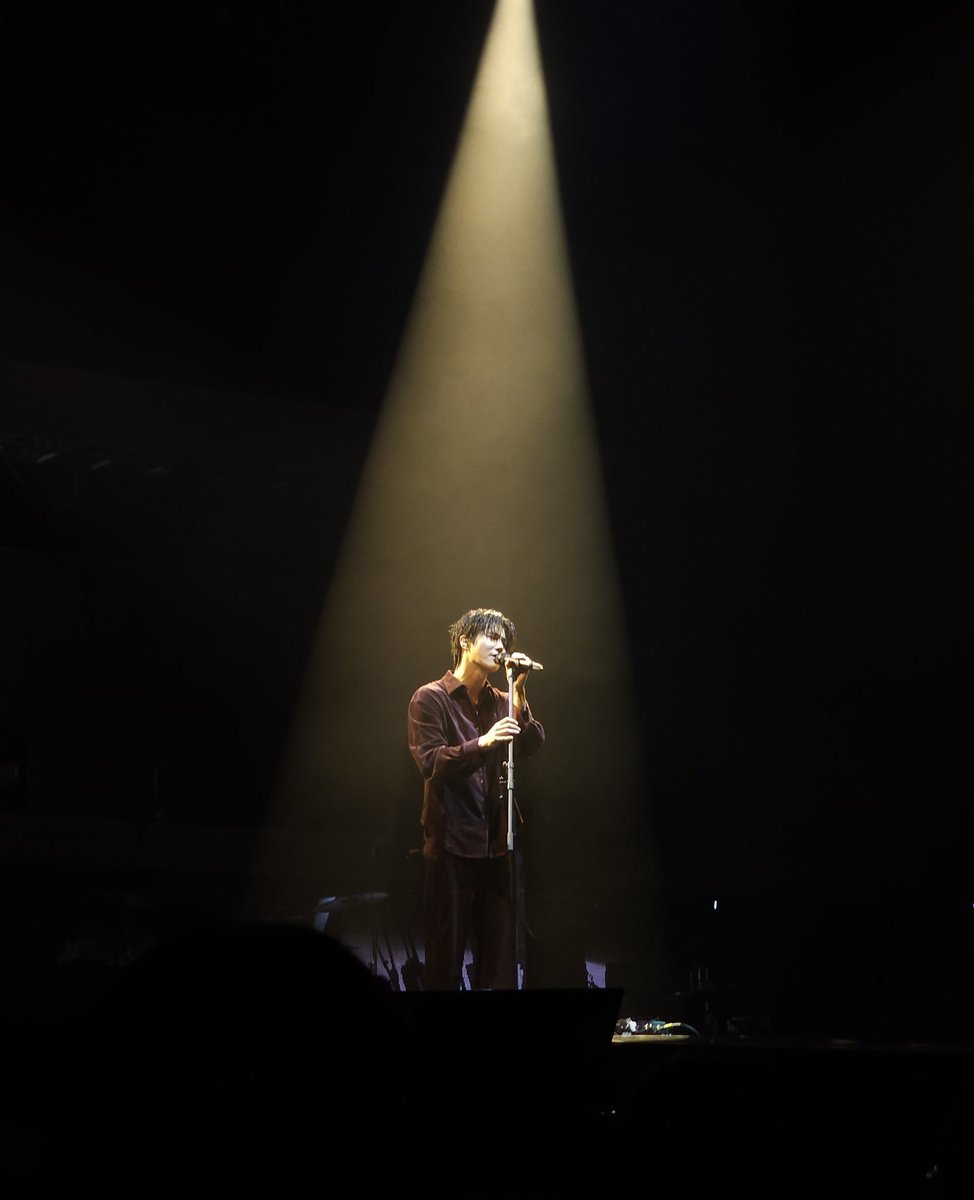 indiesh2o's tweet photo. suho definitely belongs on stage https://t.co/SVTd9LtibE