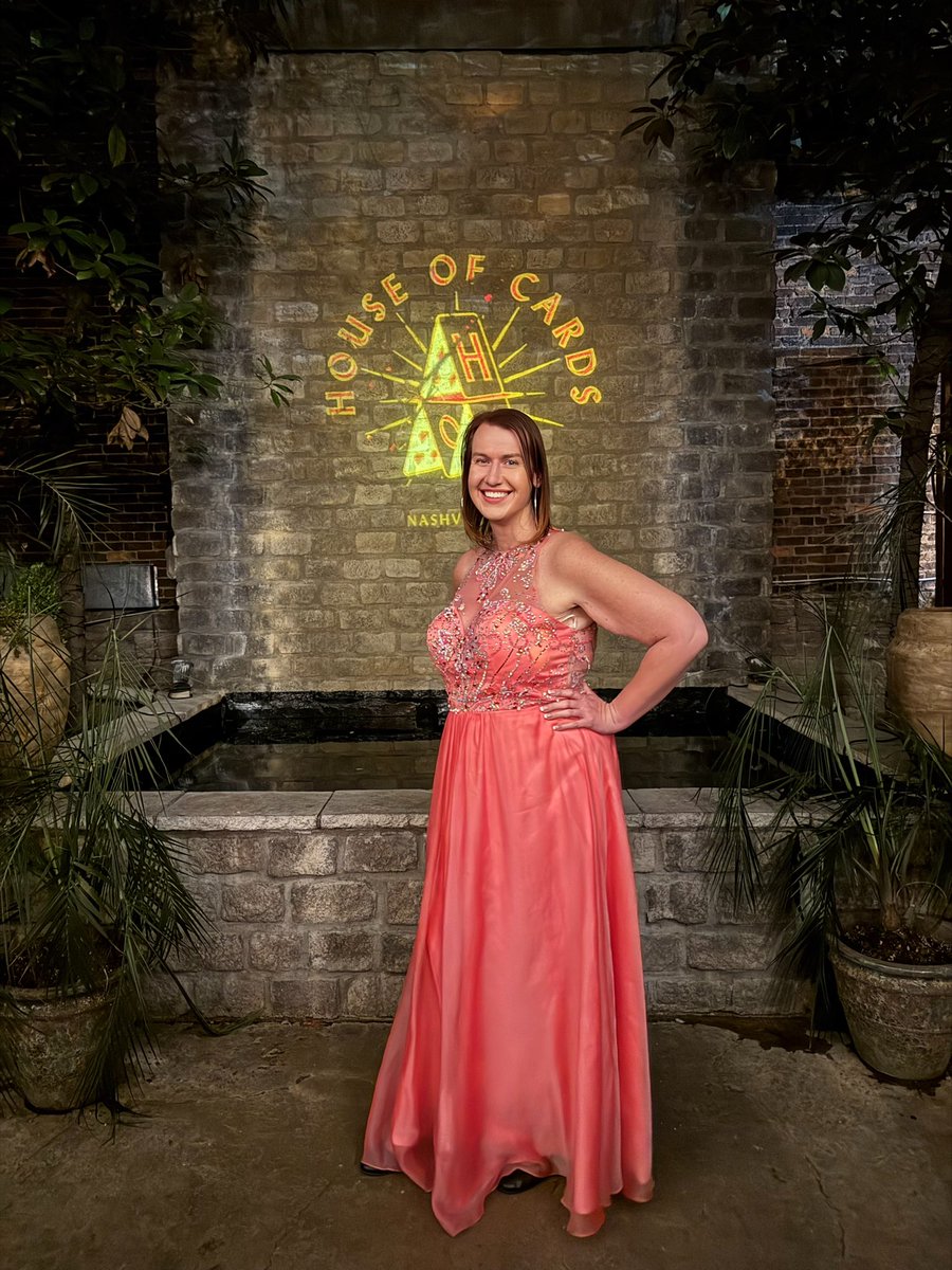 tabithahawk's tweet image. House of Cards was amazing experience with friends, great food too. Time flew by, I would love to go back again sometime.

I got the A5 Japanese Wagyu fillet, which is one of the most expensive steaks out there. All the food was good.