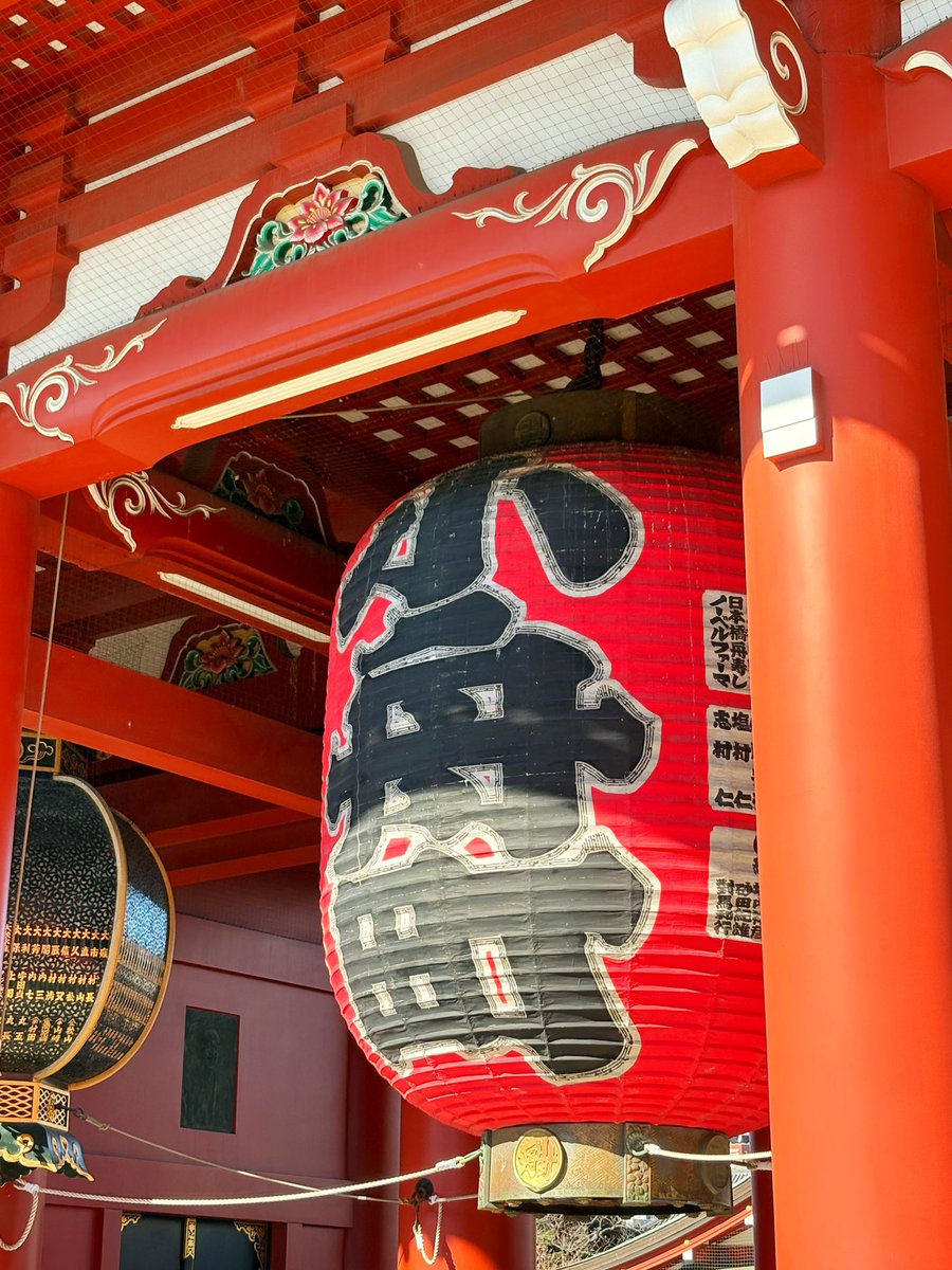 大红灯笼高高挂。