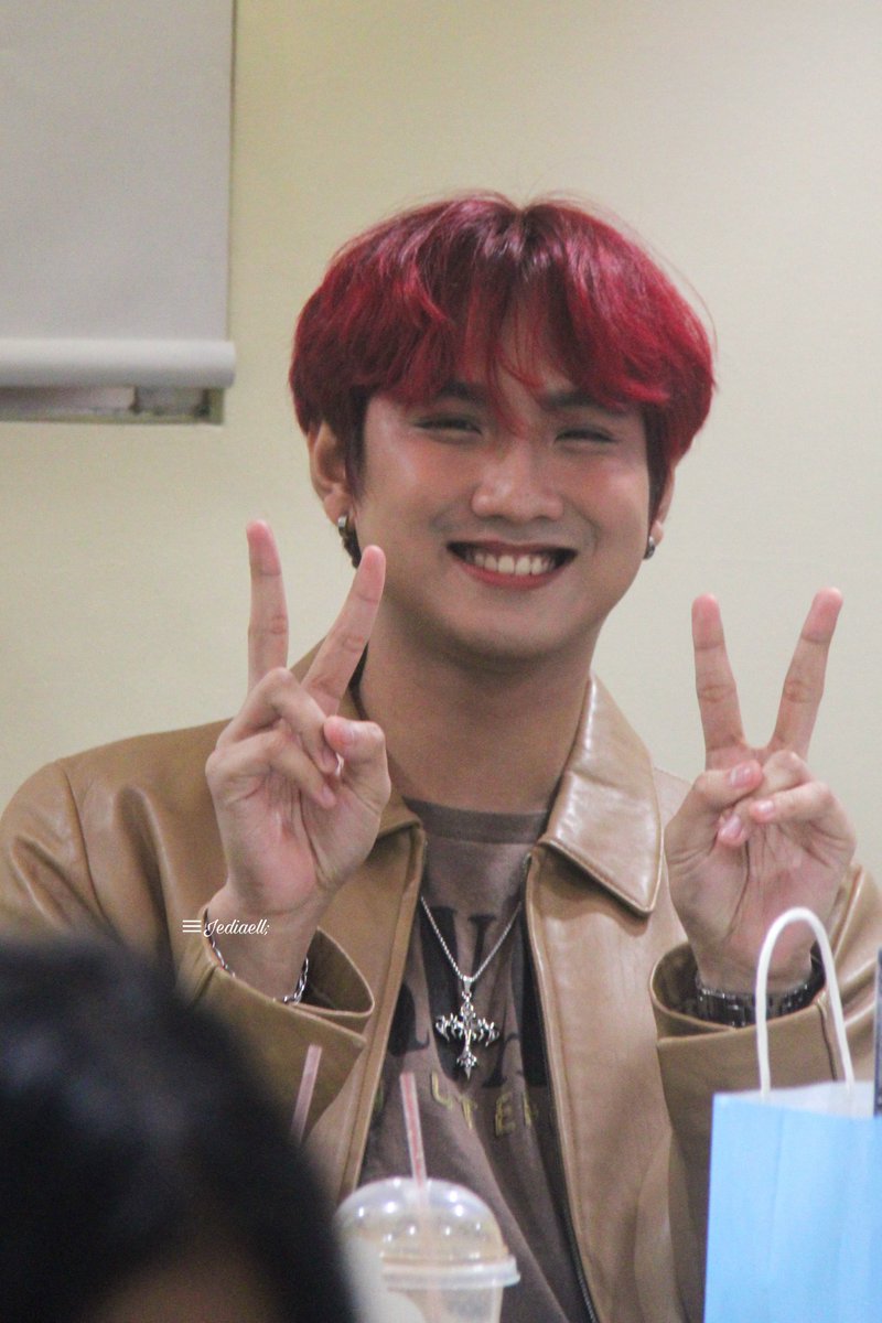 iamseizemic's tweet photo. POV: Smile muna bago maging competitive! ✌️ HAHAHAHAHA
Happy pill talaga kita, @rreeyyvvuu__!!
Happy DEAN Day
#21stBirthDEAN #ECLYPSE_Rave https://t.co/pSLY9PhbFD