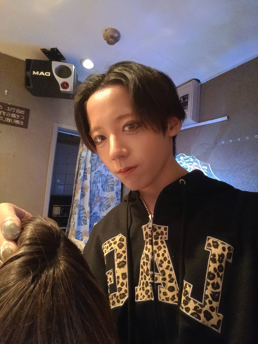 女装がウィッグ外すとちょっとイケメンなんよな🤣
 #女装  #女装男子  #男の娘  #ギャル  #おかまバー