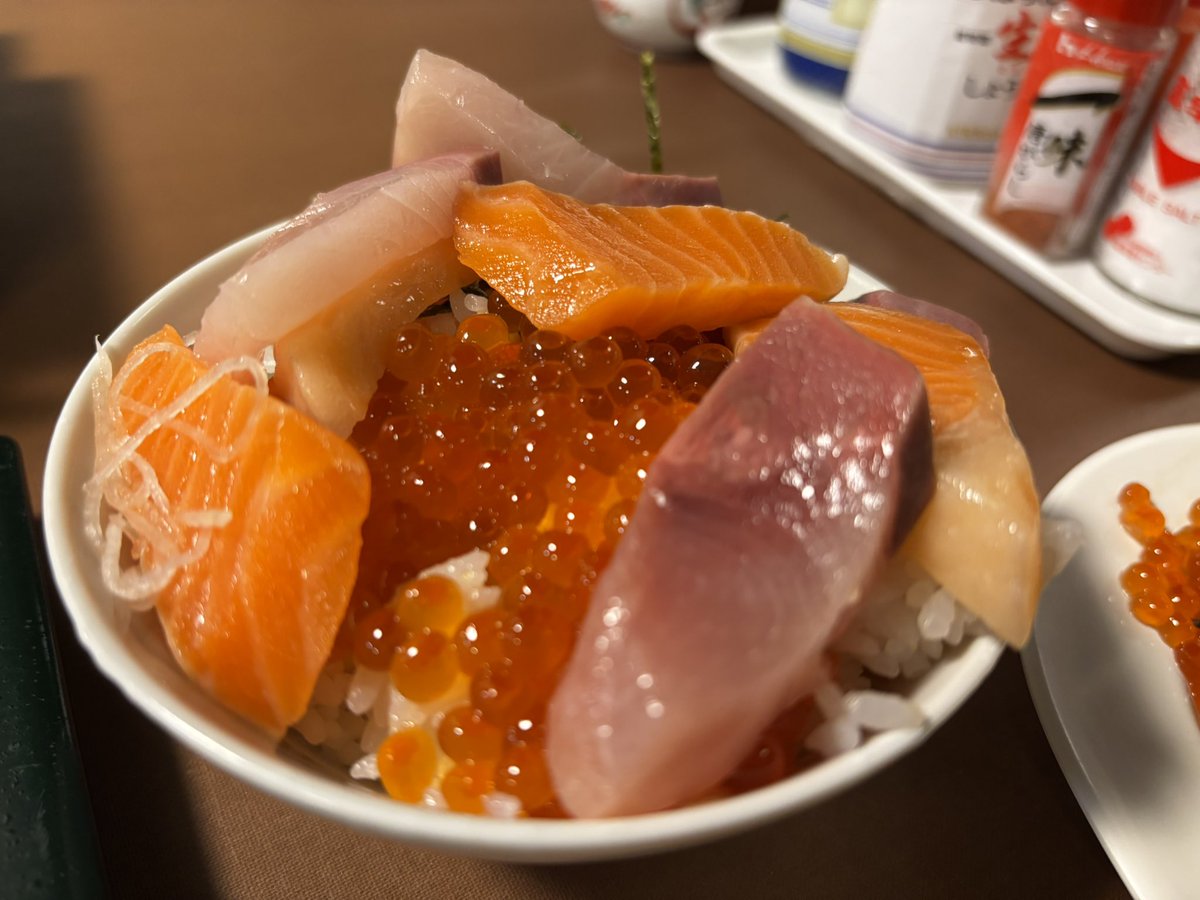 I write mostly about building in public, about entrepreneurship, productivity.
But I also have my hobby and passion - Japanese hot springs (onsens).
Today is the onsen day ♨️