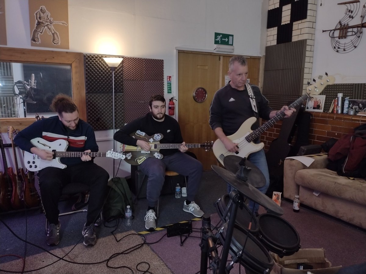 Recording some new scratch tracks for the next session with <a href="/thesetownsband/">These Towns</a> 
🎙️🥁
#recordingstudio #ArenaRecordingStudio #Crewe