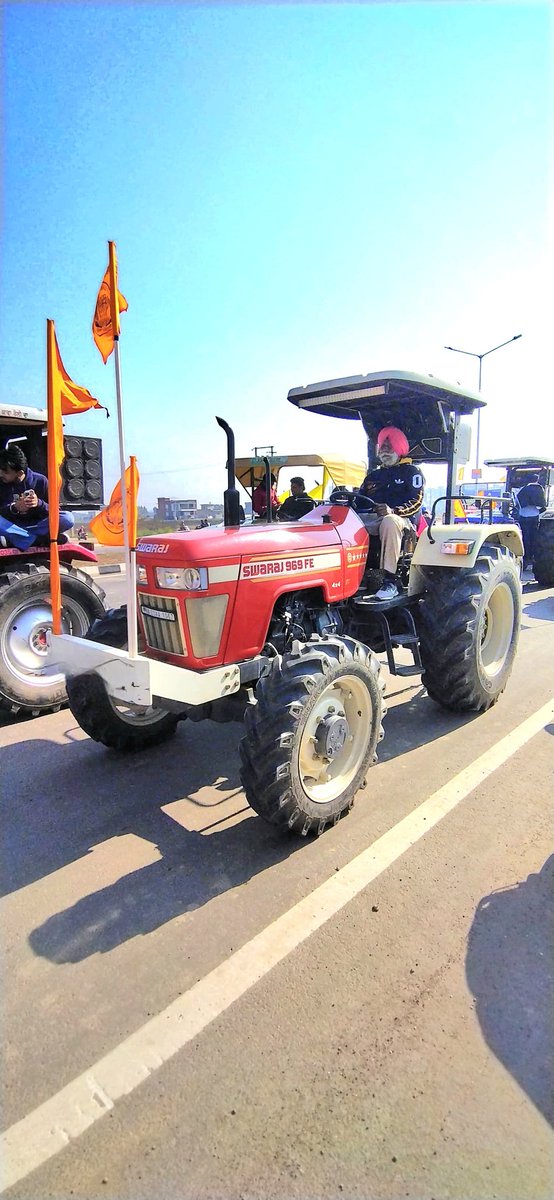 mlpannu's tweet photo. ਰਹੇ ਚੜਦੀ ਕਲਾ ਚ ਮੇਰਾ ਬਾਪੂ ਦਾਤਿਆ ।
ਬਾਪੂ ਆਸਰੇ ਤਾਂ ਪੁੱਤਾਂ ਦੀ ਚੜਾਈ ਹੁੰਦੀ ਆ ।
Love you Bapu ♥️🥇🙏।
#TractorParade https://t.co/lB0mbkbKIW
