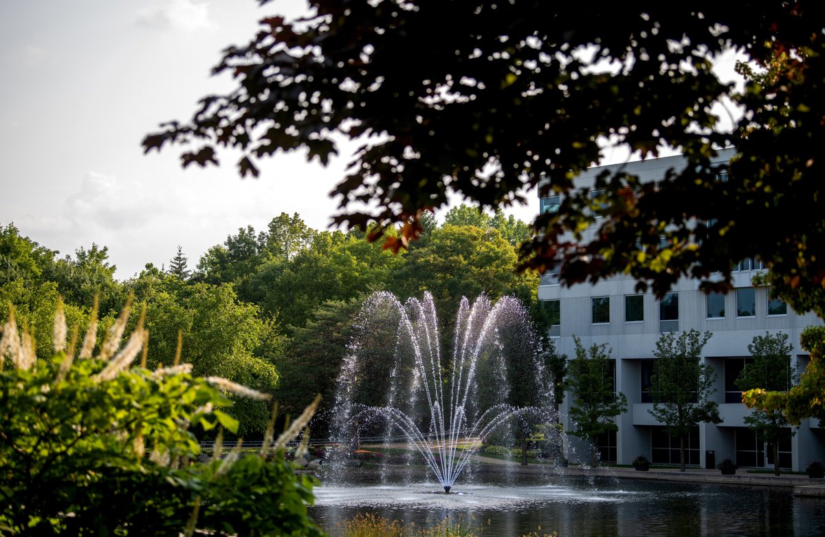 GVSUalum's tweet photo. Happy birthday, Michigan!🎂🎉

Today, Michigan is 188 years old, becoming the 26th state in the United States on January 26, 1837. Home to scenic views in every season makes GVSU a beautiful place to be year-round.❄️🍁☀️🌸 https://t.co/sFHa0zice6