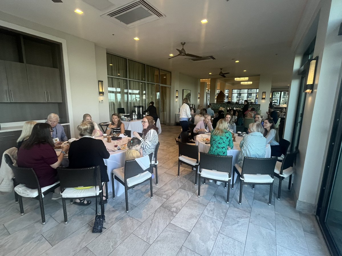 NACDA's tweet photo. Restaurant and hearts full this morning for a wonderful turnout at our #NACDAfamily spouse/partner breakfast ๐ณ
The journey in college athletics administration is easier to navigate when you have a community like this ๐ #MidWinter25 https://t.co/4duRwzUSrs