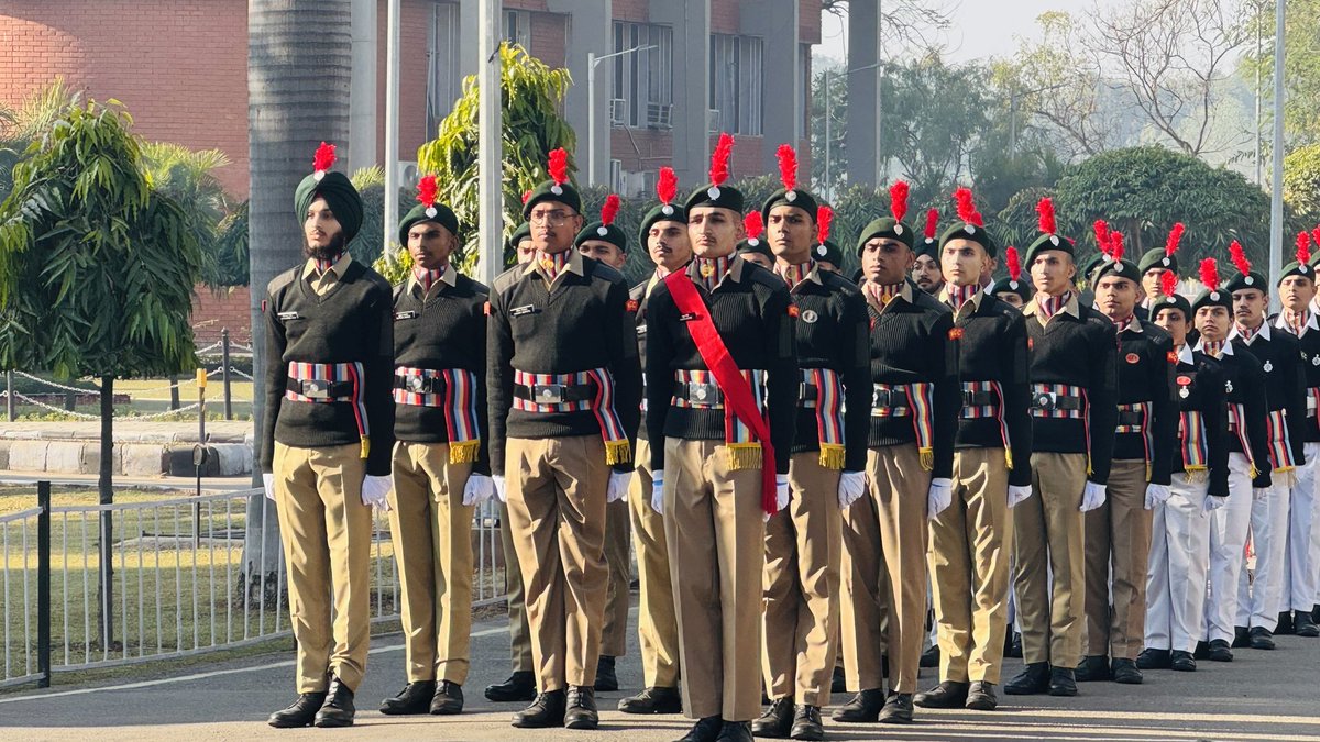 CBC_Chandigarh's tweet photo. A parade by the NCC filled the air with patriotic fervor. Under the theme ‘Swarnim Bharat–Virasat aur Vikas’, the event highlighted India’s rich heritage &amp; progressive vision. A collective pledge for a drug-free society further strengthened our commitment to social responsibility https://t.co/KLYQRxUCCf