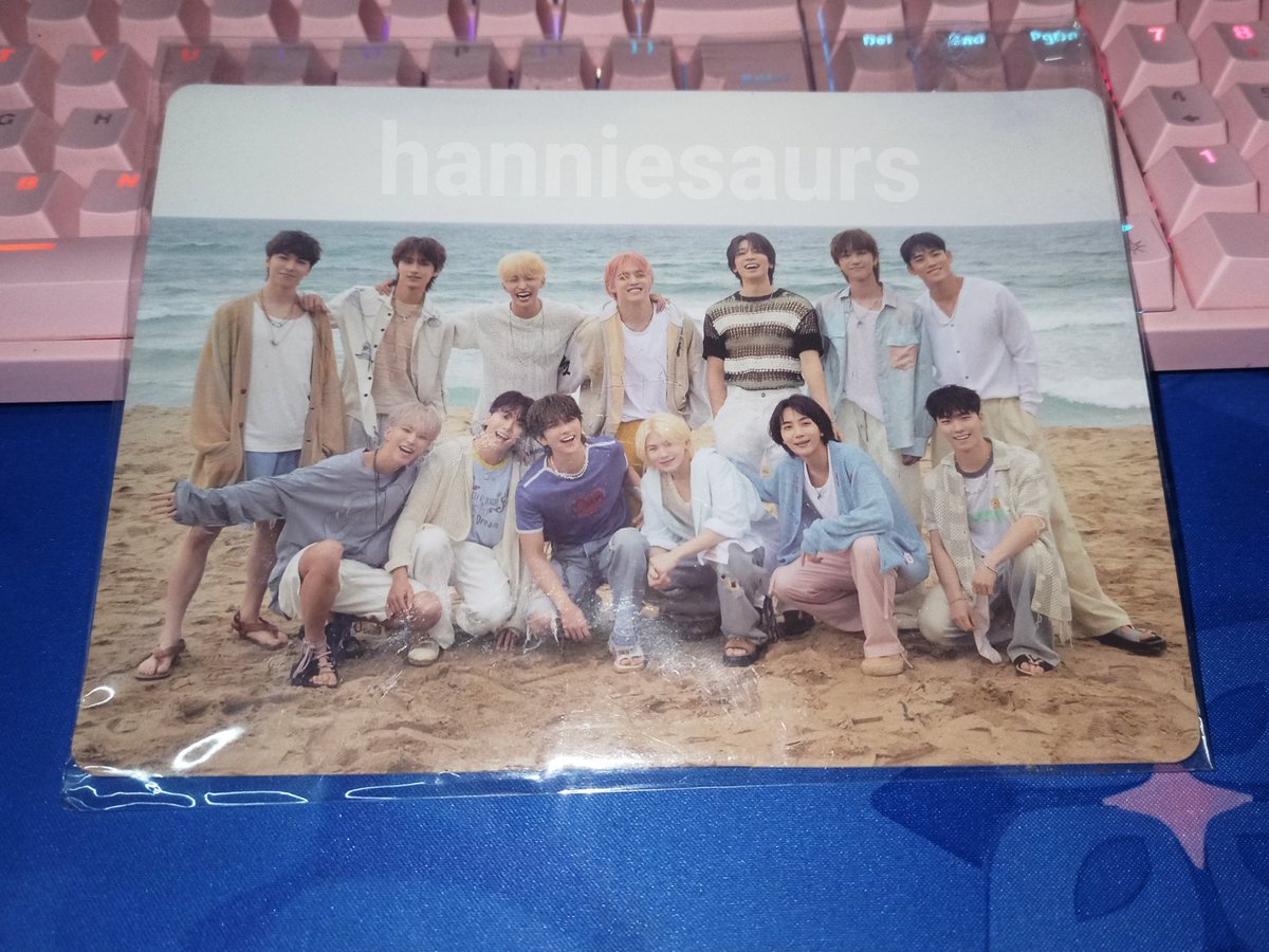 hanniesaurs's tweet photo. giveaway ✧˚

Spill the Feels Weverse POB - OT13 Photo Frame
+
A random photocard and 5 various NRPC

♡ rt
♡ answer the form

🔗 https://t.co/8XxJ2k2tG3 

⊹ ends 01.31
⊹ free pf and sf
⊹ must be patient

good luck! 🍀 https://t.co/Sk1JCrqjEg